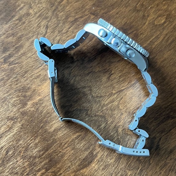 Visage Men's Chrono 5 ATM Watch 01893. Yellow Dial with Stainless Steel Bracelet - Picture 4 of 8